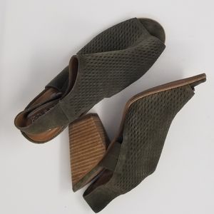 Vince Camuto Size 9.5 Bootie perforated open Toe